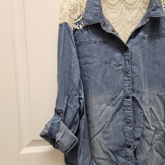 Celebrity Pink Denim Snap-Up Size XL - Picture 3 of 9